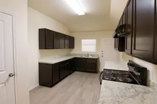 456 Upper Creek Dr, Willis, TX 77378 - Photo 8