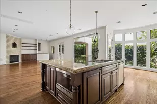 2246 Branard St, Houston, TX 77098 - Photo 20
