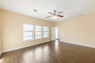 9919 Kendahlwood Ln, Tomball, TX 77375 - Photo 10