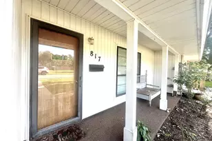 817 Washington St, Columbus, TX 78934 - Photo 4