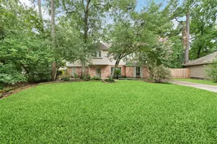 13 Woodhaven Wood Dr, The Woodlands, TX 77380 - Photo 2