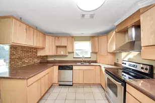 11123 Hazelhurst Dr, Houston, TX 77043 - Photo 2