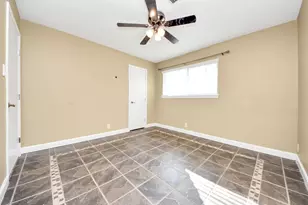 11123 Hazelhurst Dr, Houston, TX 77043 - Photo 14