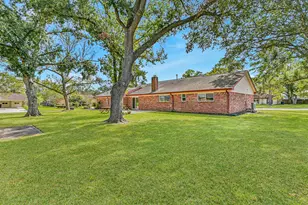 2604 Adams St, Alvin, TX 77511 - Photo 12