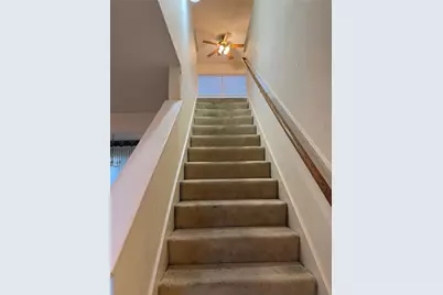 8711 April Arbor Court, Houston, TX 77031 - Photo 10