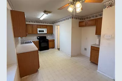 8711 April Arbor Court, Houston, TX 77031 - Photo 4