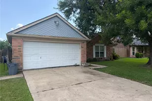 9810 Brookview Dr, La Porte, TX 77571 - Photo 2