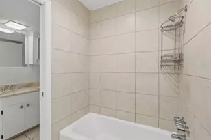 7600 Burgoyne Rd, Houston, TX 77063 - Photo 8