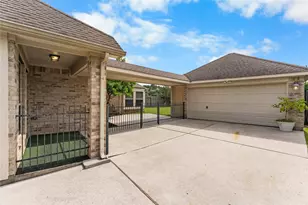 18634 Summercliff Ln, Tomball, TX 77377 - Photo 34
