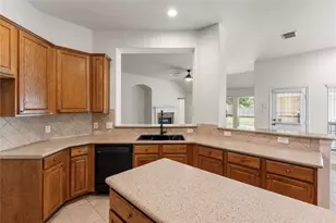 18634 Summercliff Ln, Tomball, TX 77377 - Photo 16