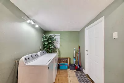 504 N Circle Drive, Baytown, TX 77520 - Photo 22