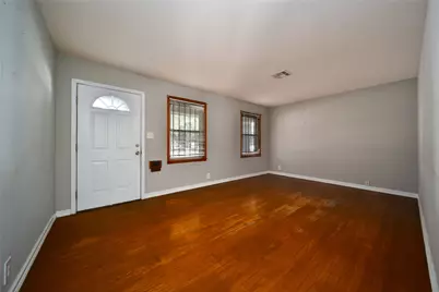 6722 Roxbury Road, Houston, TX 77087 - Photo 2