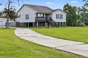 3415 E Bayou Dr, Shoreacres, TX 77571 - Photo 1