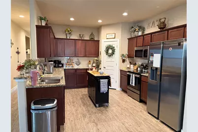 620 W Sheldon Avenue, Thrall, TX 76578 - Photo 4