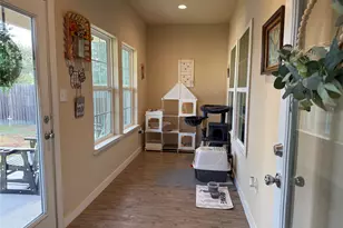 620 W Sheldon Ave, Thrall, TX 76578 - Photo 14