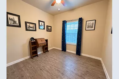 620 W Sheldon Avenue, Thrall, TX 76578 - Photo 12