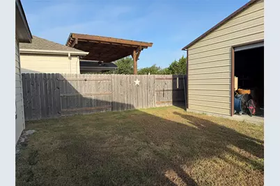 620 W Sheldon Avenue, Thrall, TX 76578 - Photo 18