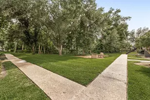 12633 Memorial Dr, Houston, TX 77024 - Photo 22