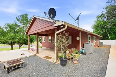 564 Highway 71 W, Smithville, TX 78957 - Photo 10
