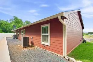 564 Hwy 71 W, Smithville, TX 78957 - Photo 12