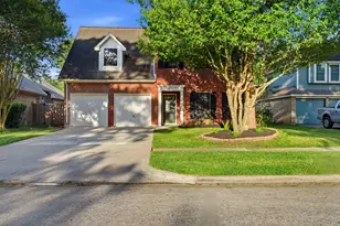 14611 Oak Chase Dr, Houston, TX 77062 - Photo 2