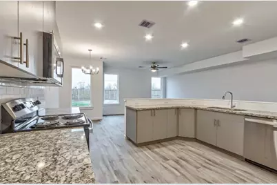 13315 Tetris Drive #B, Houston, TX 77048 - Photo 4