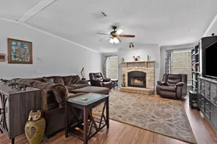 4 Ripple Creek Dr, Huntsville, TX 77320 - Photo 6