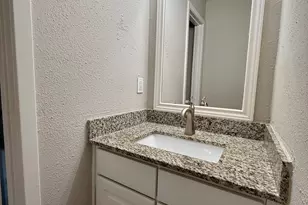1518 Wirt Rd, Houston, TX 77055 - Photo 10
