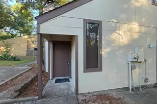 24605 Pools Creek Dr Dr, Huntsville, TX 77320 - Photo 2