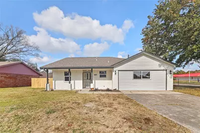 10027 Valley Sun Drive, Houston, TX 77078 - Photo 2