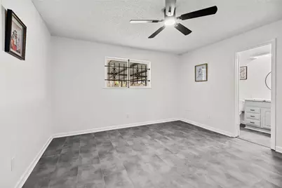 10027 Valley Sun Drive, Houston, TX 77078 - Photo 22