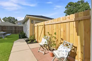 427 Laurel Timbers Dr, Houston, TX 77339 - Photo 26