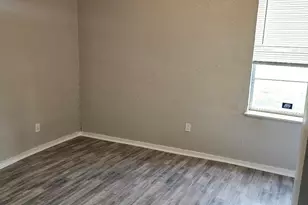 8010 Miley St, Houston, TX 77028 - Photo 8