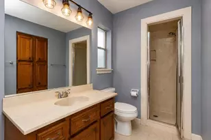 1721 Crest Hill Dr, Conroe, TX 77301 - Photo 10