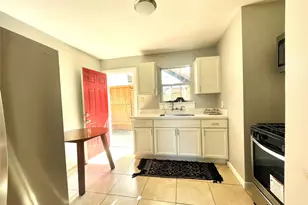 2411 Bastrop, Houston, TX 77004 - Photo 10