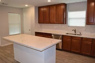 15510 Liberty Bluff Dr, Houston, TX 77049 - Photo 10