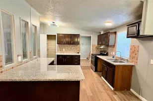 534 Lake Camelot Cir, Ivanhoe, TX 75979 - Photo 14