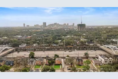 1633 Castle Court, Houston, TX 77006 - Photo 24