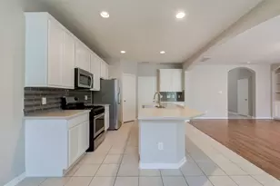 115 W Burberry Cir, The Woodlands, TX 77384 - Photo 8