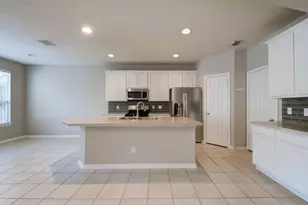 115 W Burberry Cir, The Woodlands, TX 77384 - Photo 10