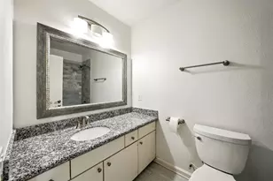 171 Litchfield Ln, Houston, TX 77024 - Photo 22