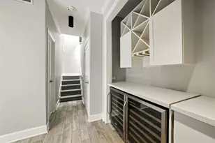 171 Litchfield Ln, Houston, TX 77024 - Photo 8