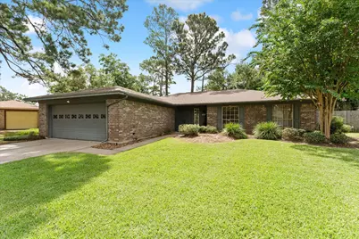 3607 Camelot Street, Baytown, TX 77521 - Photo 4