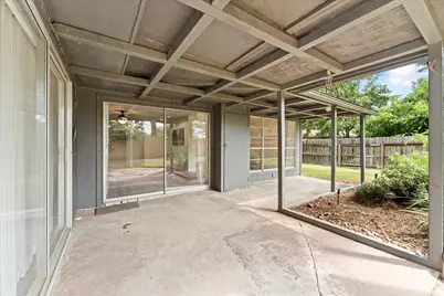 3607 Camelot Street, Baytown, TX 77521 - Photo 32