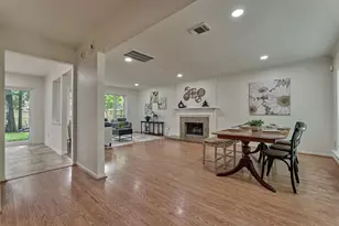 71 Breezy Point Pl, Spring, TX 77381 - Photo 8