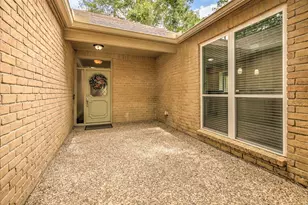 3231 Village Falls Ct, Kingwood, TX 77339 - Photo 2