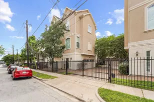 2418 Ralph St, Houston, TX 77006 - Photo 2