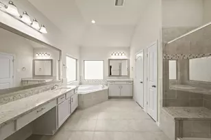 2025 Cambridge Heights Pl, Houston, TX 77045 - Photo 22