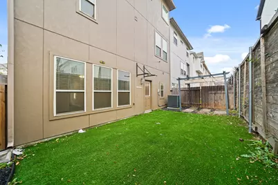 2025 Cambridge Heights Place, Houston, TX 77045 - Photo 24