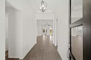 18111 Scarlett Hummingbird Ct, Conroe, TX 77302 - Photo 2